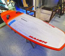 Tabla windfoil Naish Hover 145 (1)